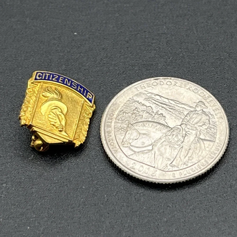 American‎ Citizenship Gold Tone Lapel Hat Pin